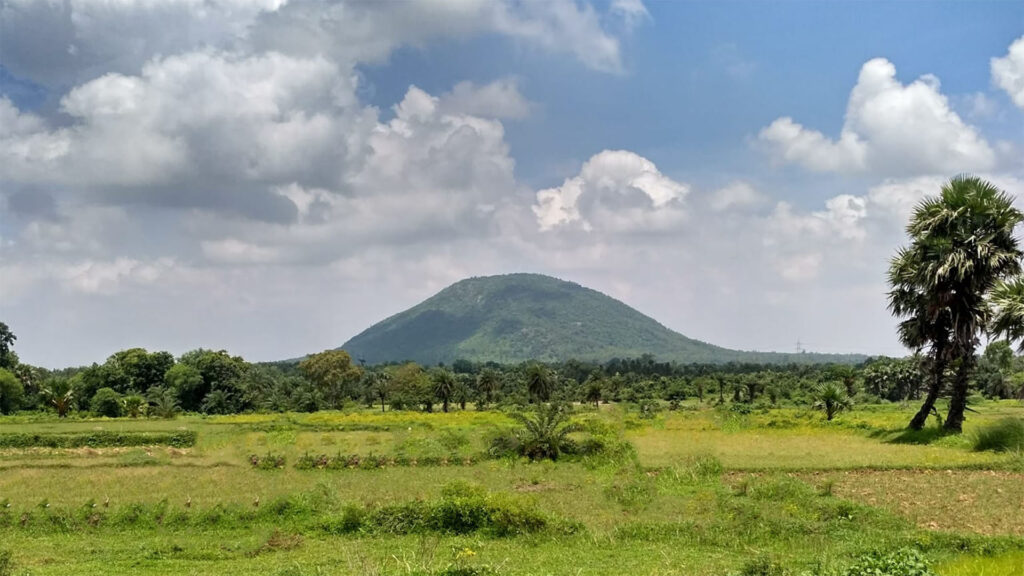 Complete view of Susunia Hill, Bankura